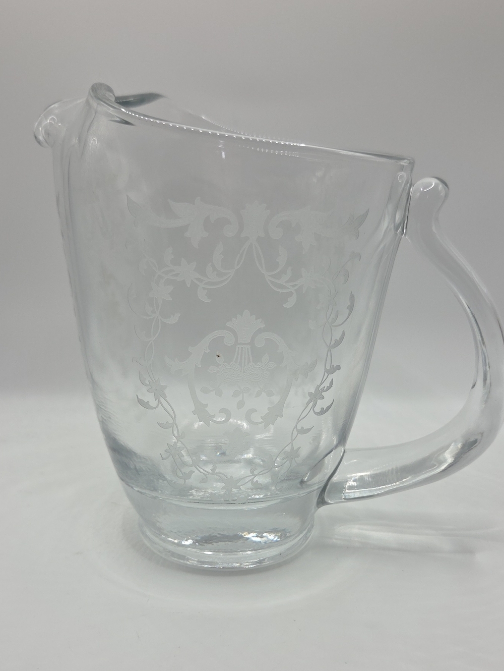 Fostoria Navarre Picther With Ice Lip 44 Ounce Vintage Rare
